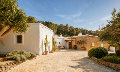 Can Guerxonet, remodeled finca with pool in Ibiza, San Agustín