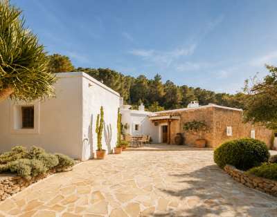 Can Guerxonet, remodeled finca with pool in Ibiza, San Agustín